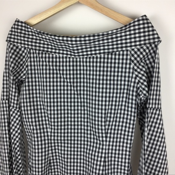 Romeo & Juliet Couture Off-the-Shoulder Spread Collar Blouse with Bell Sleeves - Picture 4 of 9